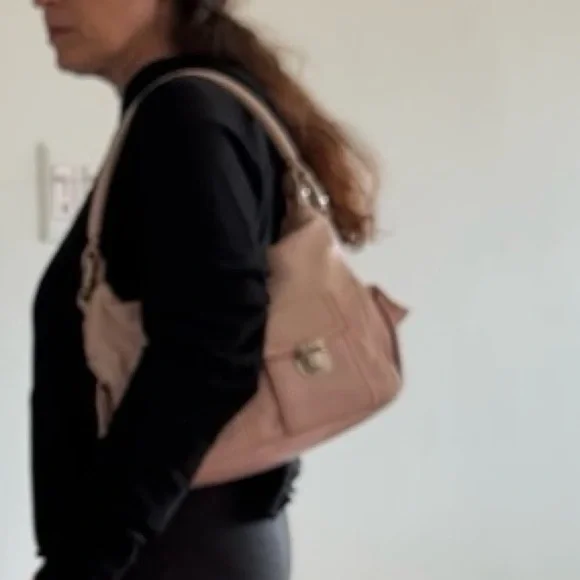 Marc Jacobs Leather Shoulder Bag in Blush Pink - Picture 15 of 15